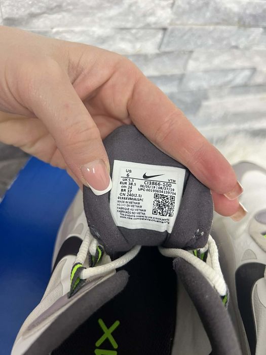 Nike Air Max 270 React.