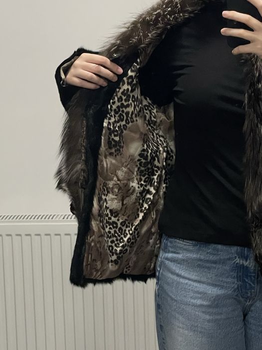 Haina de blana naturala cu guler din vulpe polara argintie