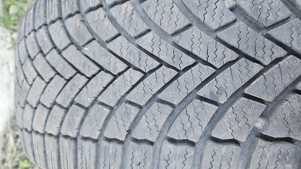 2бр гуми 235 60 18 дот 23 бриджстоун