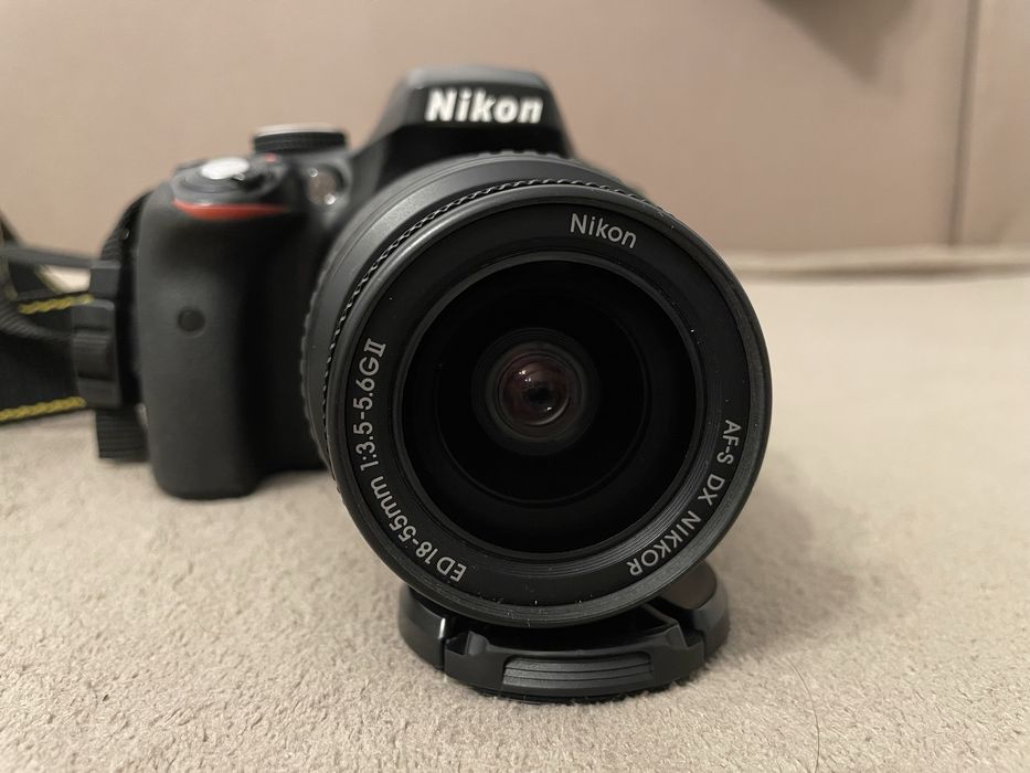 Nikon D3300 + obiectiv 18-55mm, baterie, încărcător, geantă, card SD