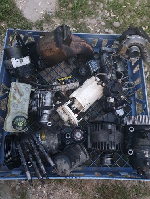 Dezmembrez Renault Megane 2  2006, 1.5 DCI. Toate piesele disponibile.