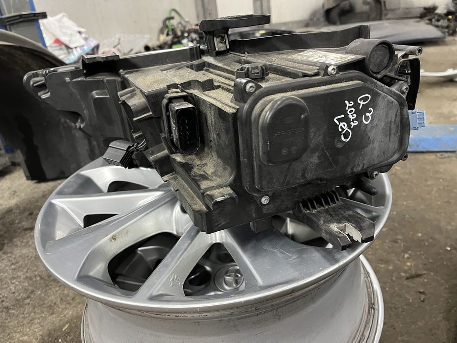 Фар Audi Q3 full Led 2016-