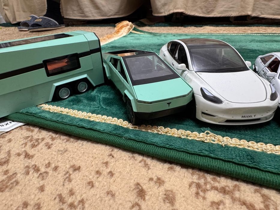 Железные машинки