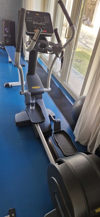 Тренажер эллиптический Technogym
