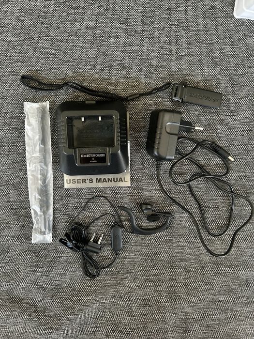 Baofeng UV-5R.