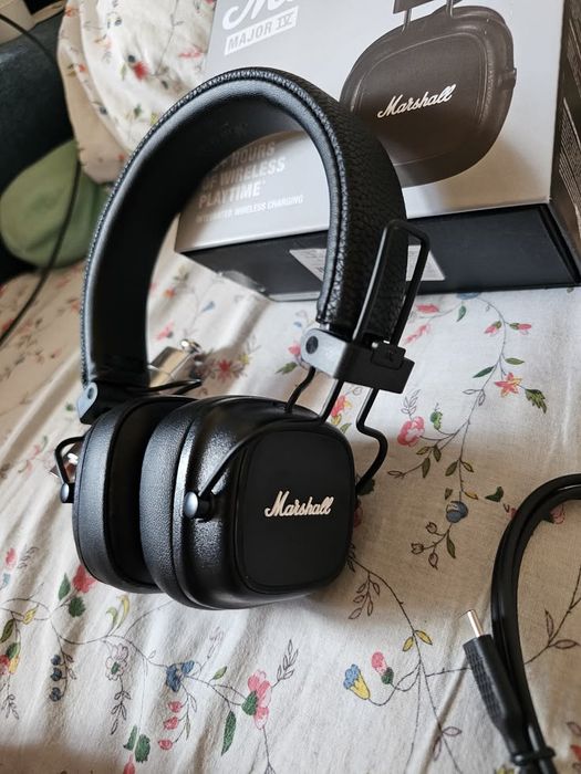 Продам наушники Маршел дешево