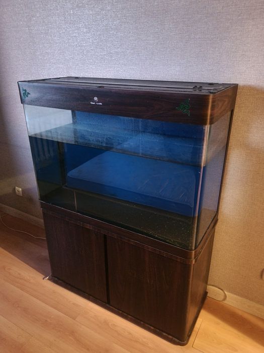 Продам Аквариум срочно