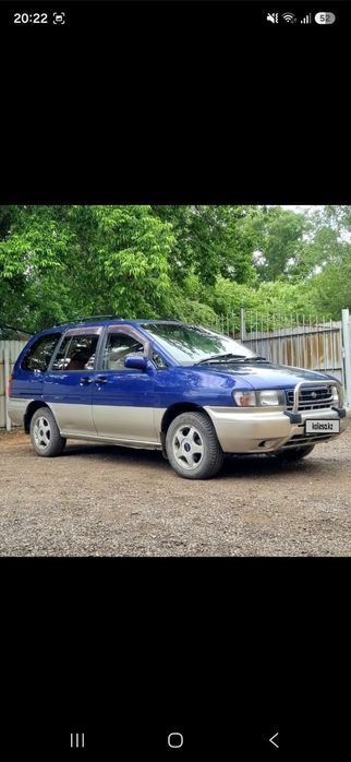 Продам машину Nissan.