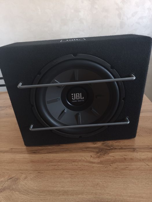 Сабвуфер в машину