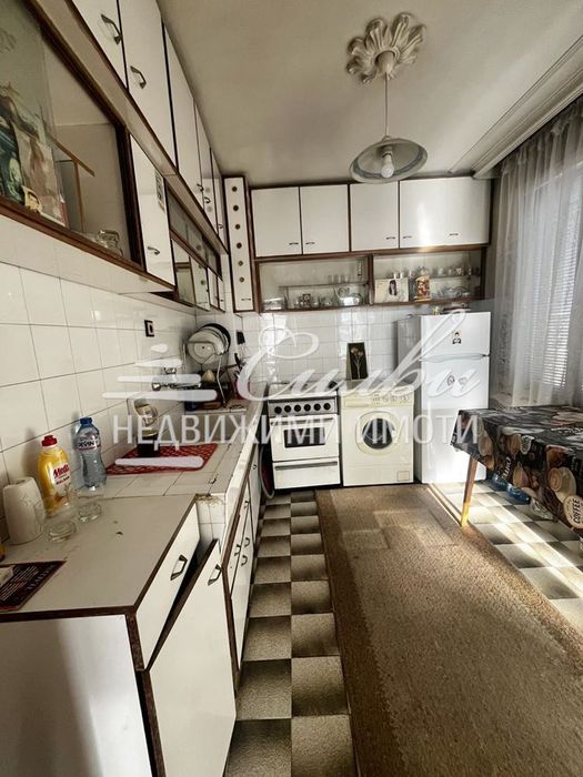 Продава се Многостаен апартамент в Шумен, Куршум чешма - 150 кв.м за 614 €/кв.м - Снимка #9