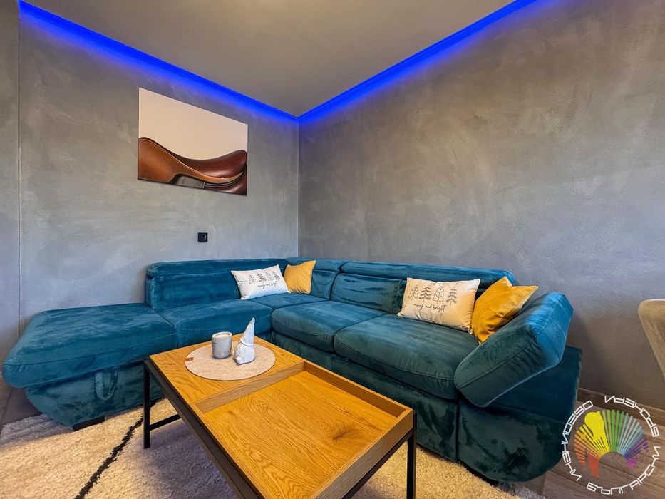 Дава се под наем Двустаен апартамент в Бургас, Център - 52 кв.м за 612 € - Снимка #1