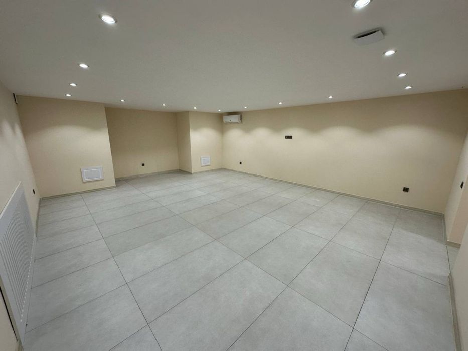 Яккасарай | парк Бобура-Сдается в аренду помещение вдоль дороги 155м2