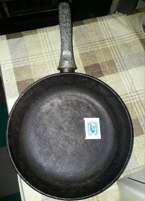 Продам нормальную сковороду.