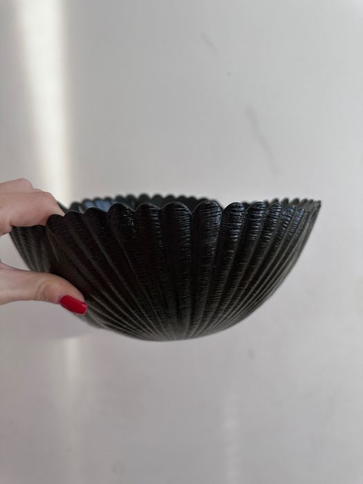 Луксозен сервиз с чаши и чинии