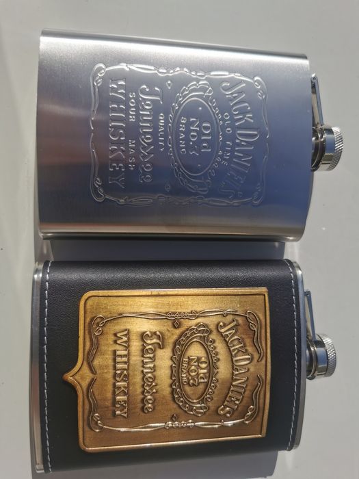 Botelcuta Jack Daniel's - Recipient inox / Plosca Whisky Jack Daniel's