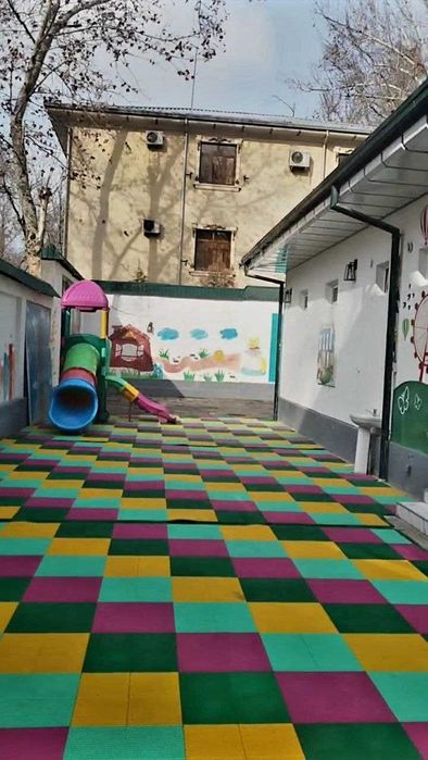 Продаётся офис в Алмазарском районе, действующий как детский сад.