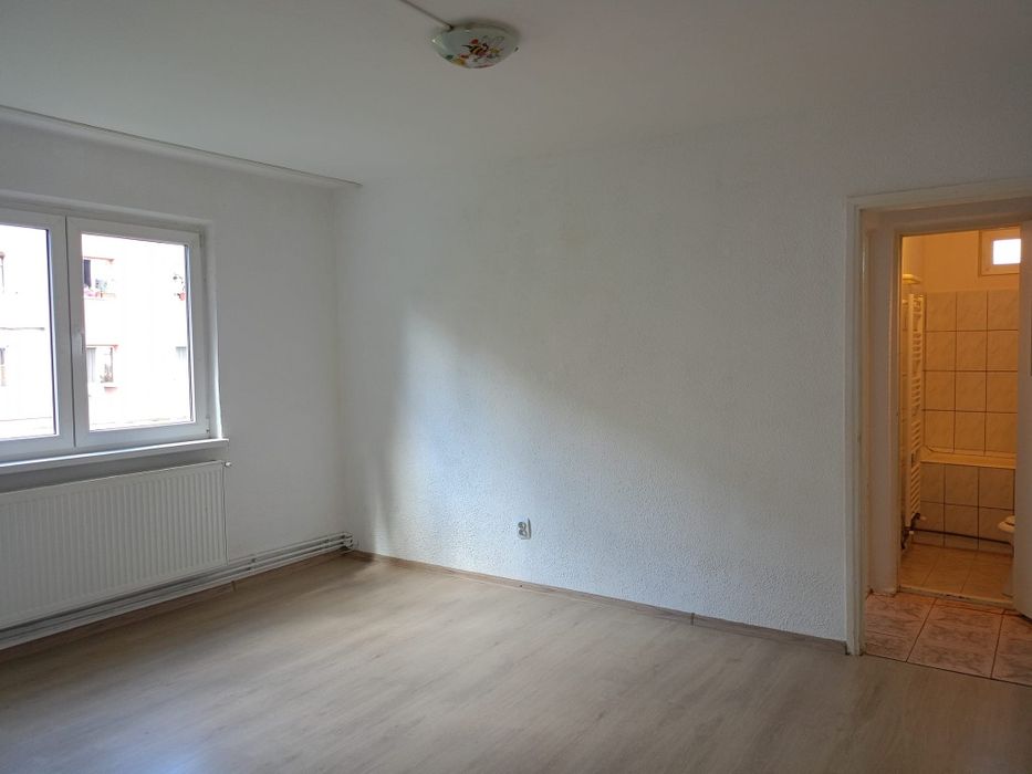 Vând apartament 2 camere in Electroprecizia Săcele, Brașov