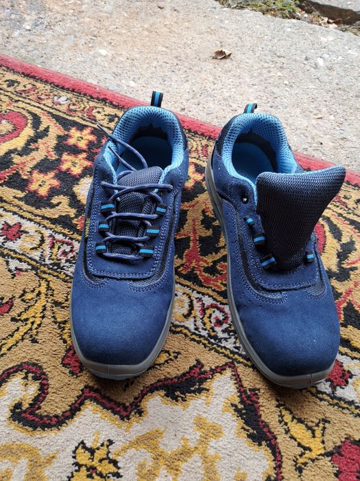 Vand adidasi si bocanci  protectie