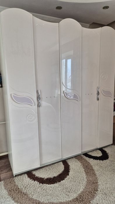 Продам спальный гарнитур