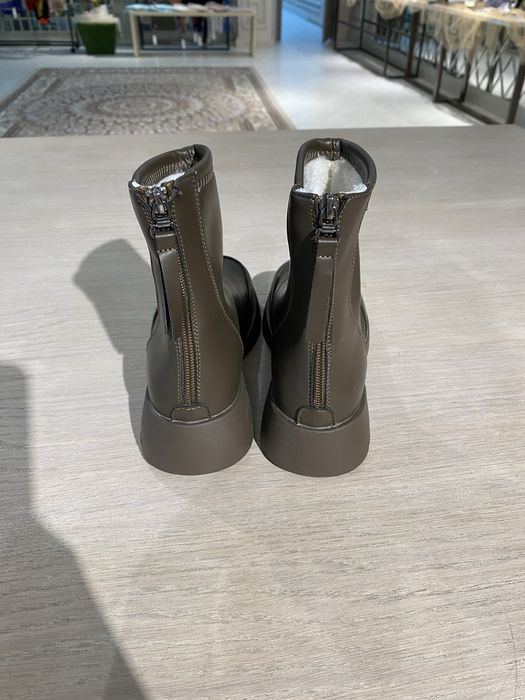 Новые зимние ботинки,35размера