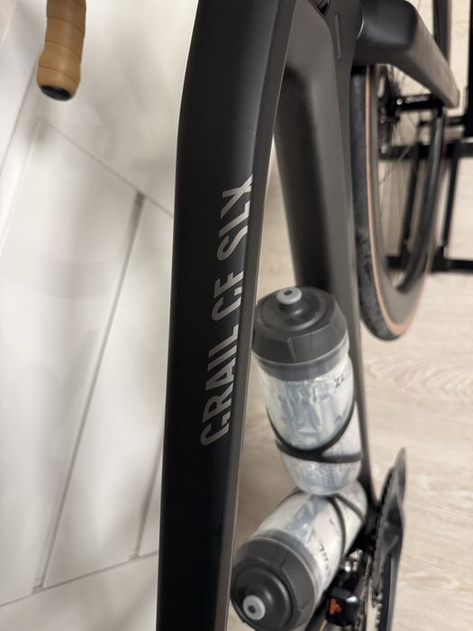 Cursiera/Gravel/Race Canyon Grail CF-SLX Di2