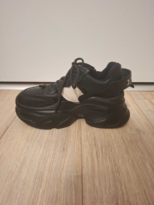 Adidasi negri cu platforma
