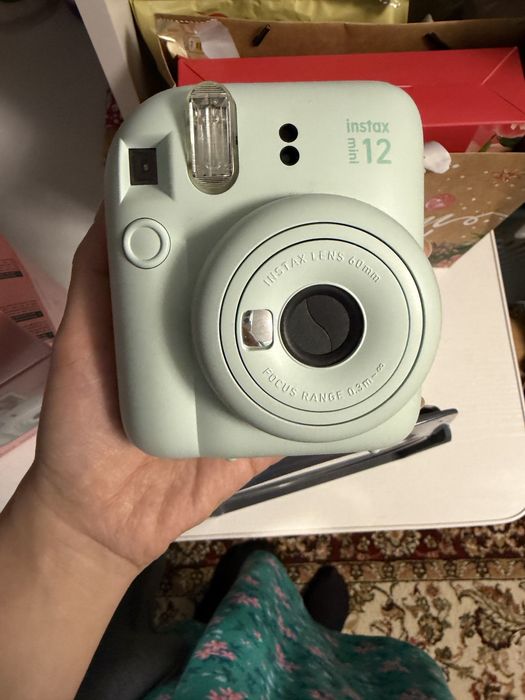 Продам Instax mini12