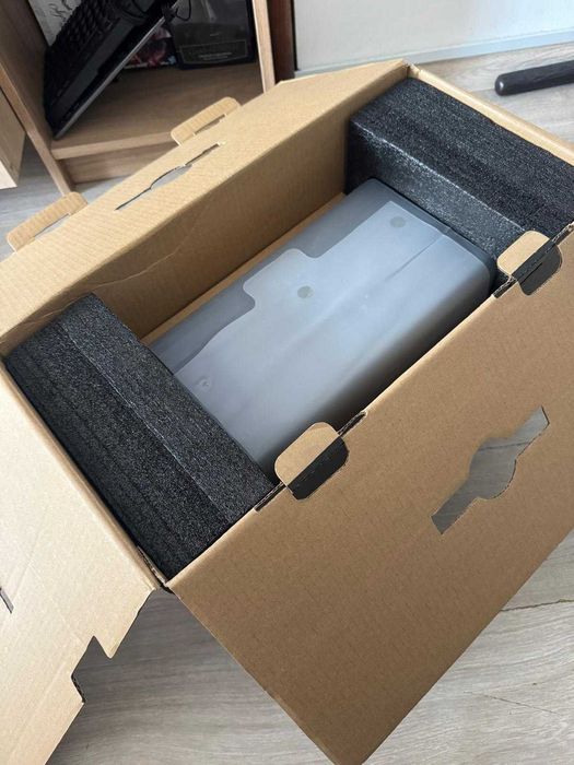 Razer Core X Chroma, enclosure / suport pentru placă video externă, Thunderbolt 3 USB-C.