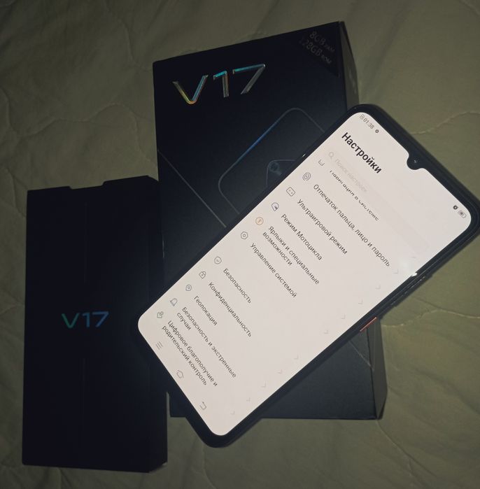 Vivo V17 12/128Gb c NFC идеал