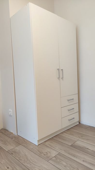 Бял мини гардероб 176х97см.