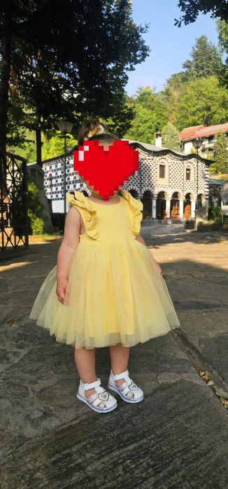 Жълта лятна рокличка