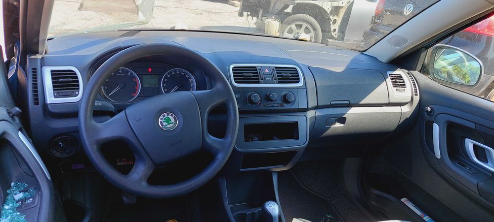 Skoda Fabia 1,2 i
2007, Бензин, Ръчни скорости, 70к.с. За части