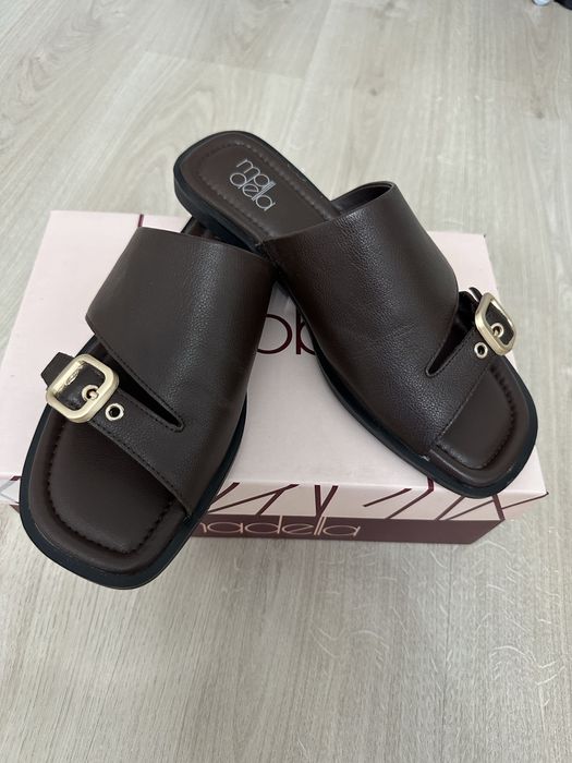Продам женские кожаные тапочки