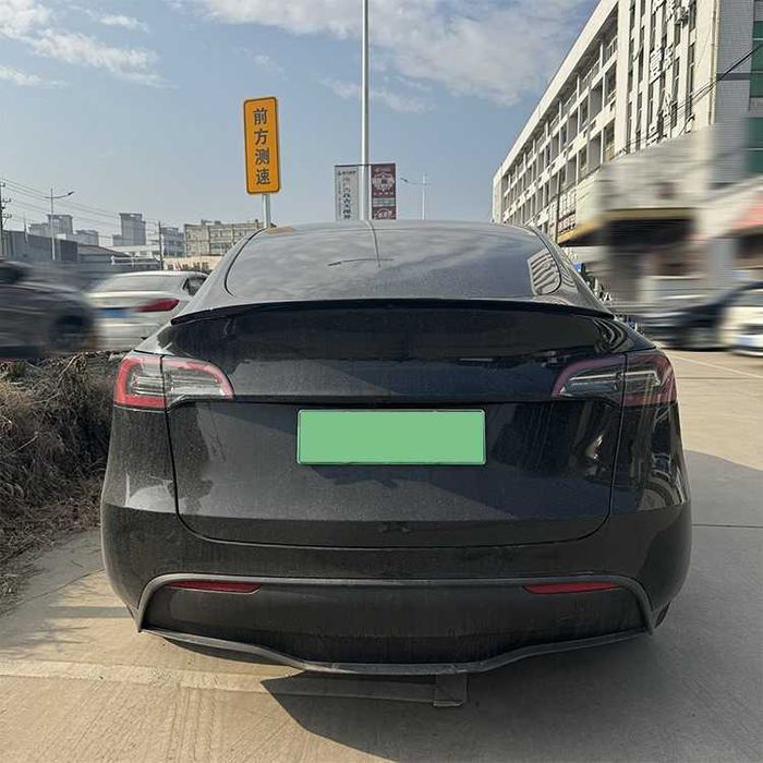 Eleron Portbagaj Slim Lip Codita Tesla Model Y, Negru Lucios, ABS