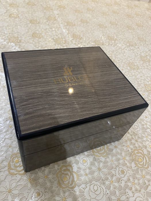 Часы HUBLOT  geneve