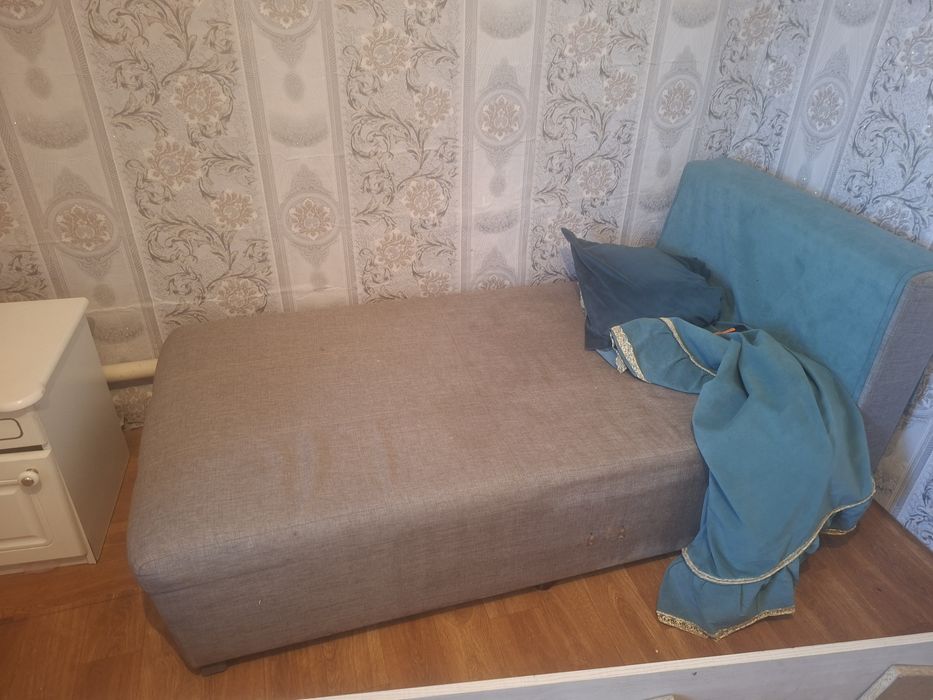 Продам.        диван
