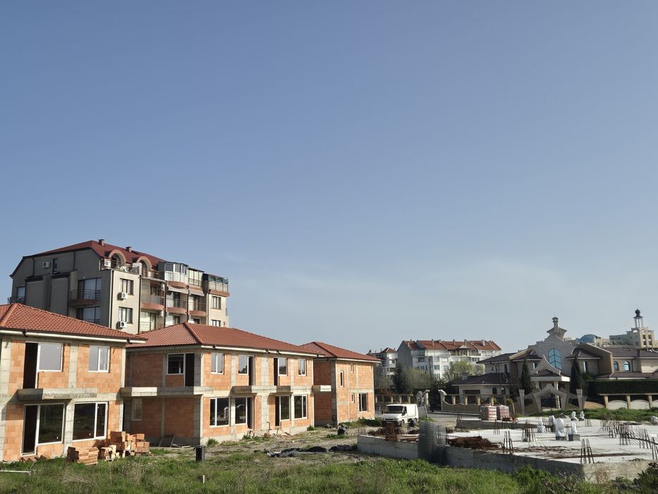 Продава се Къща в Поморие - 160 кв.м за 670 €/кв.м - Снимка #2