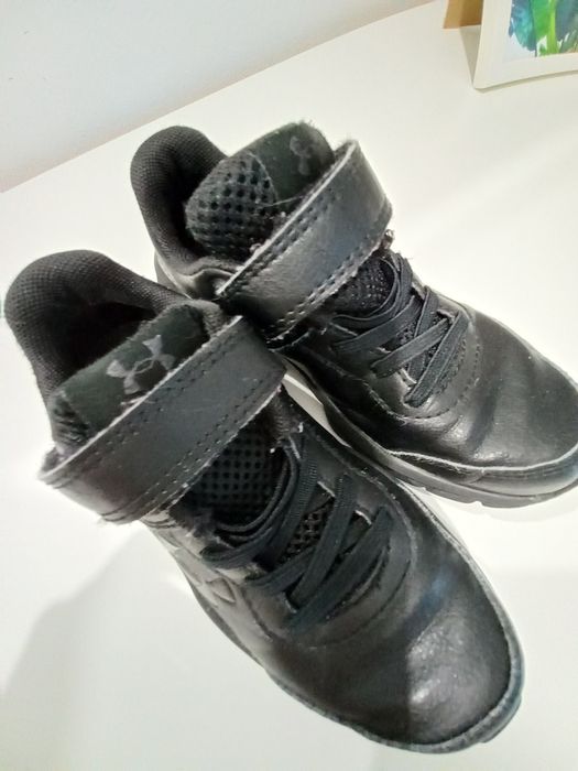 Маратонки Under Armor и Nike