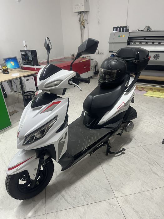 Продам скутер 2022 года