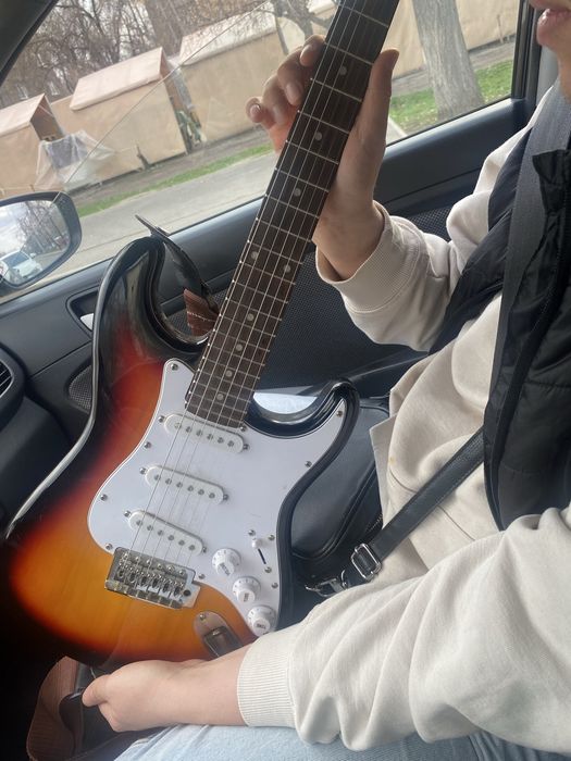 Гитара stratocaster
