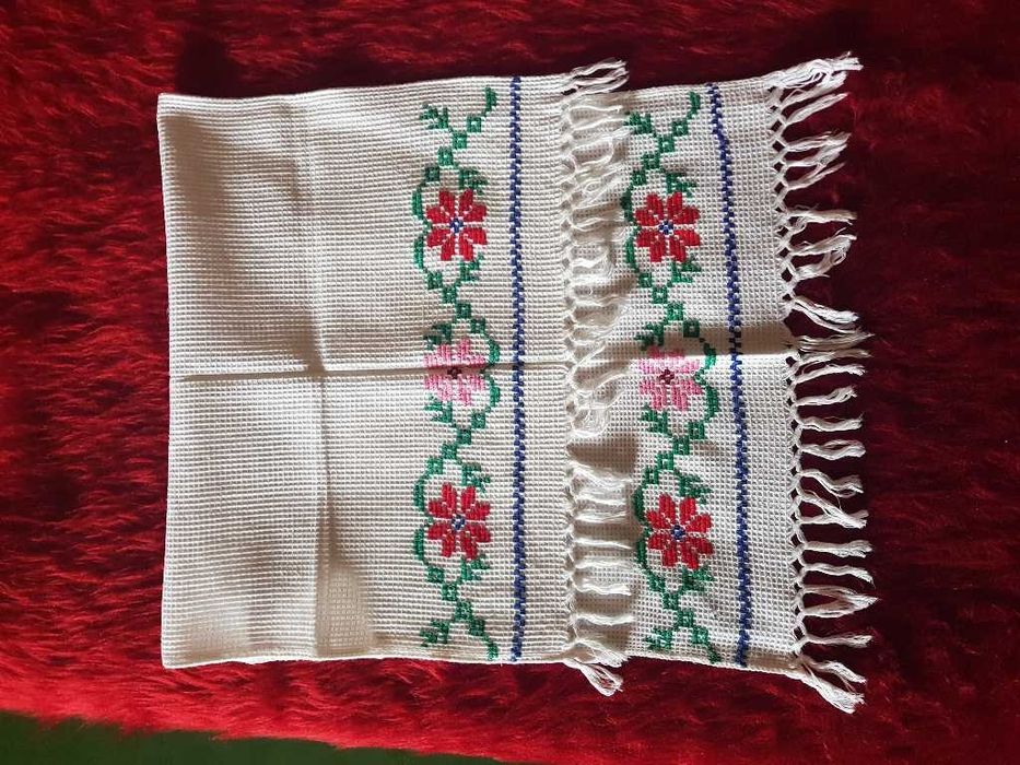 Бродирана кърпа за огледало ръчна изработка