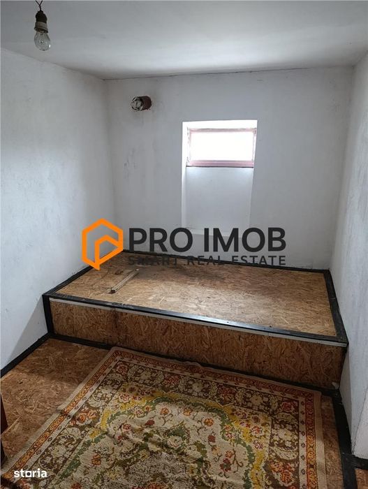 Teren intravilan+constructii zona Clodiru de Sus