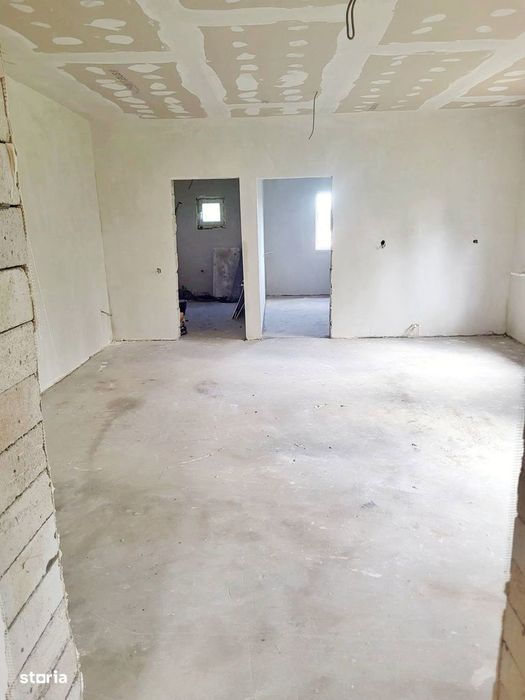 Vindem casa in localitate Lumina