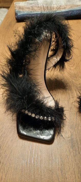 Чисто Нови 37 номер сандали на ток