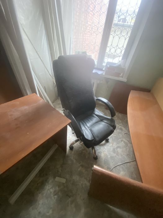 Шкаф деревянный