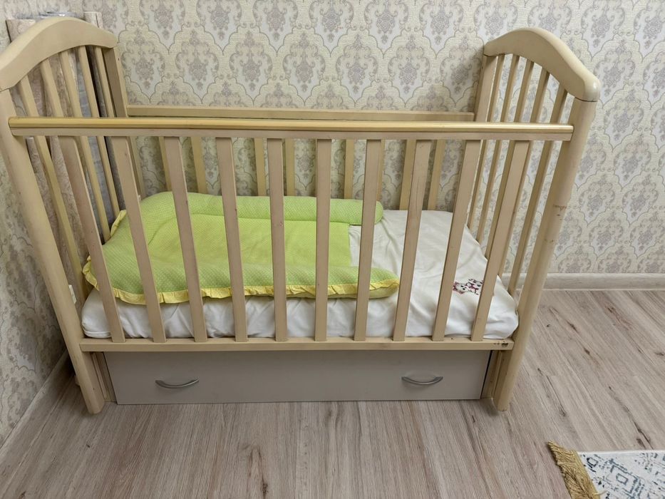 Детская кроватка