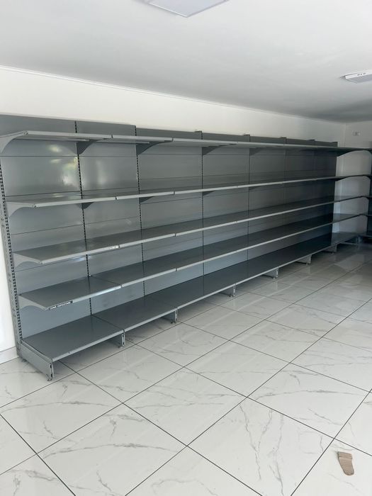 Rafturi Metalice Rezistente Stare foarte bună