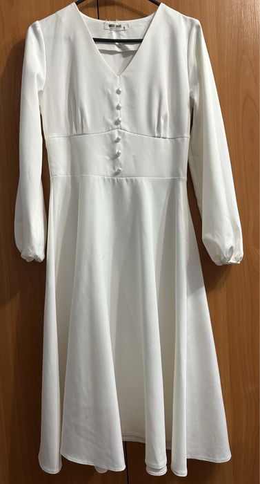 Продам б/у платья в отличном состоянии