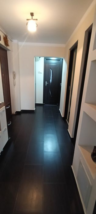 Închiriez apartament 3 camere decomandat