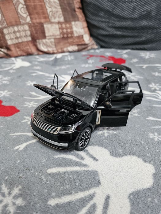 Macheta metalica range rover scara 1:24 noua